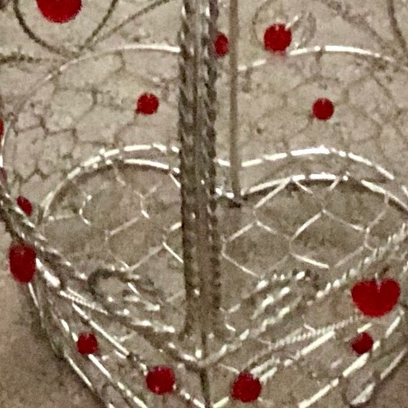 Vintage Heart Twisted Wire Basket with Red Hearts Home Accent Or Gift Basket - Picture 7 of 9